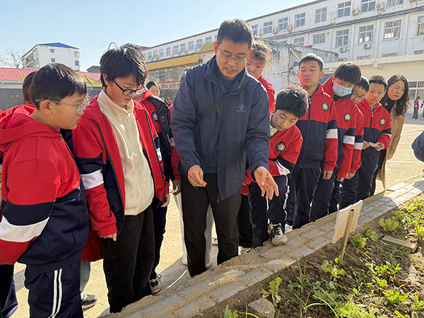 播撒科普种子 收获自然智慧——源汇区受降路小学举行科普专家进校园活动